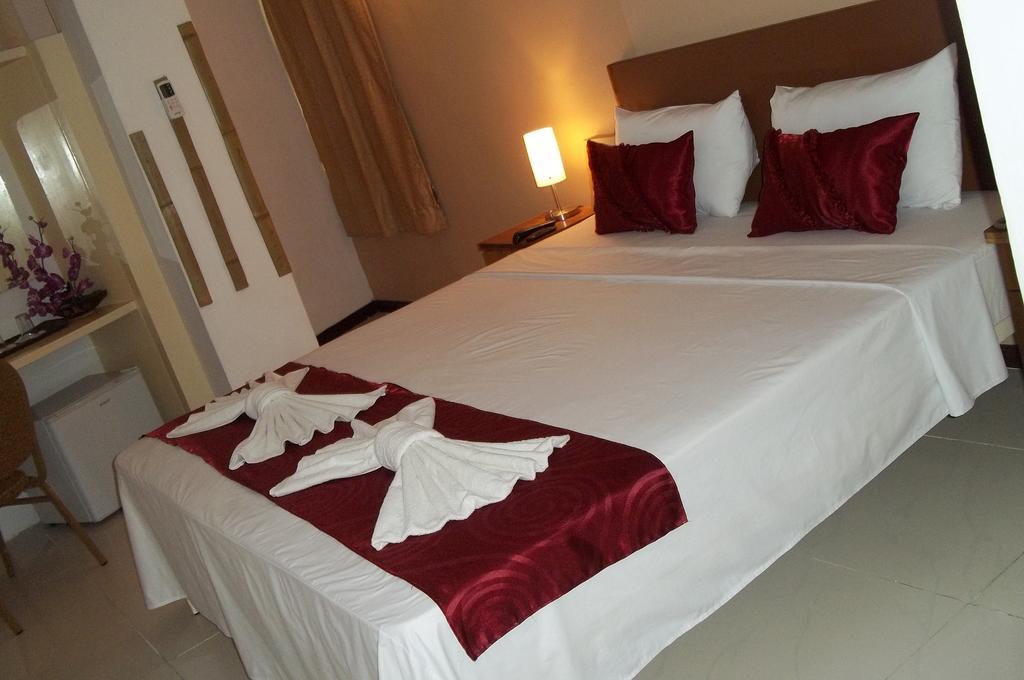Hypertek Hotel กรองด์เบย์ ภายนอก รูปภาพ