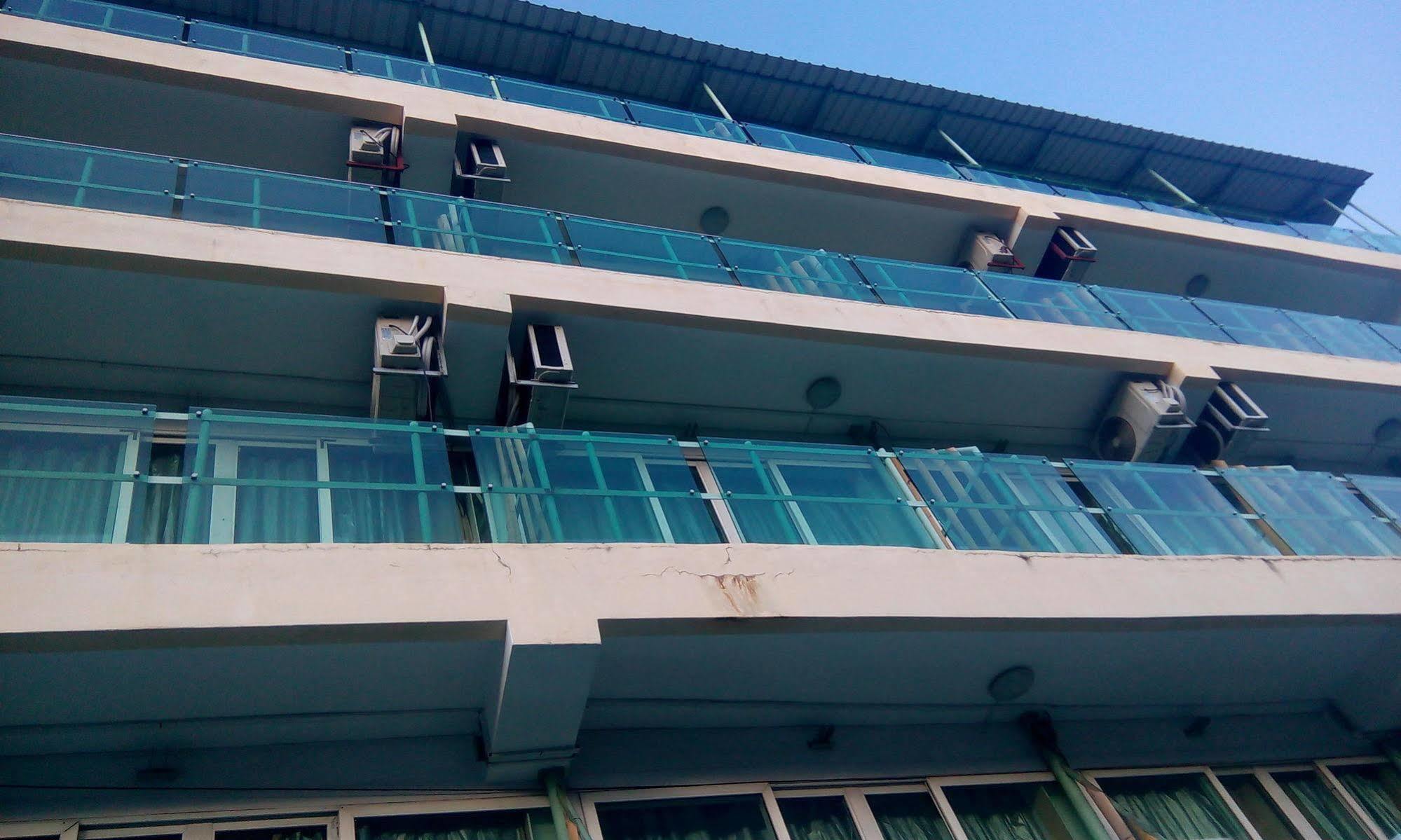 Hypertek Hotel กรองด์เบย์ ภายนอก รูปภาพ