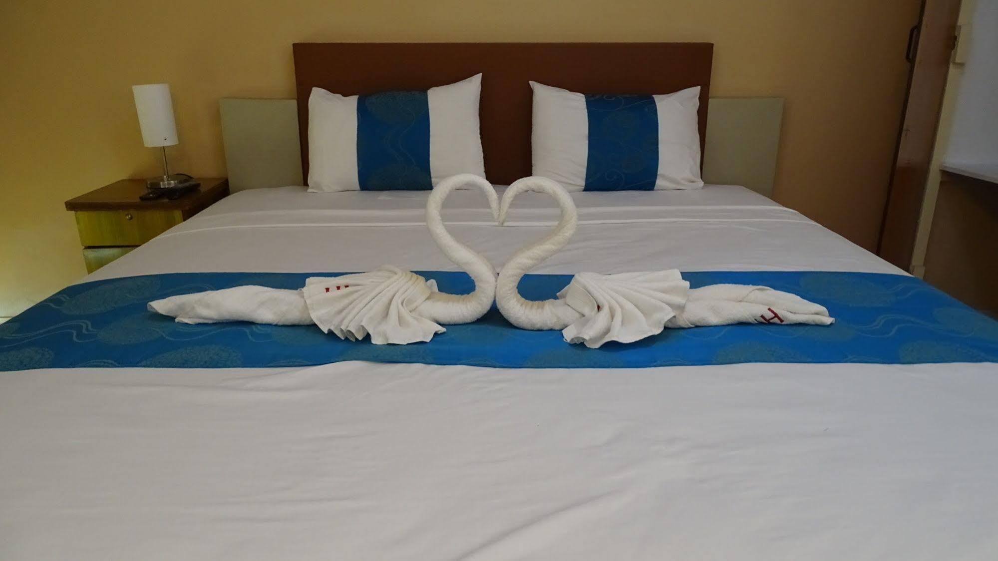 Hypertek Hotel กรองด์เบย์ ภายนอก รูปภาพ